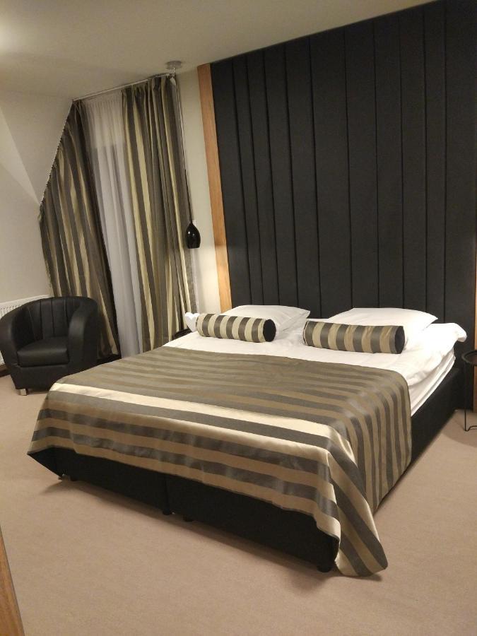 Bulwary Biznes Bed & Breakfast Mielec Bagian luar foto
