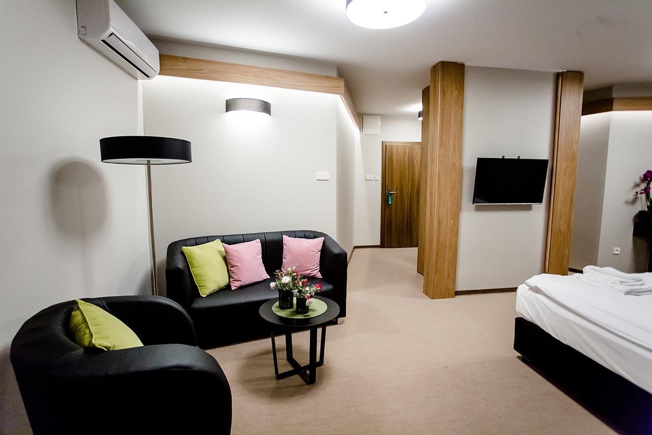 Bulwary Biznes Bed & Breakfast Mielec Bagian luar foto
