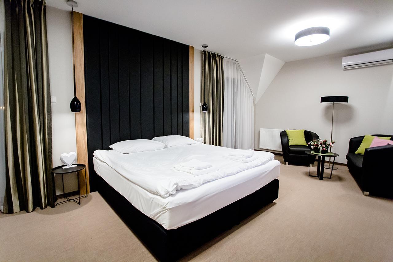 Bulwary Biznes Bed & Breakfast Mielec Bagian luar foto